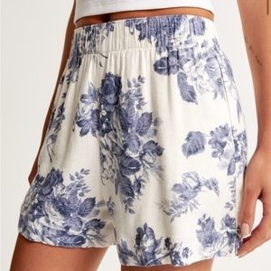 Abercrombie & Fitch linen women’s pull-on shorts, size large